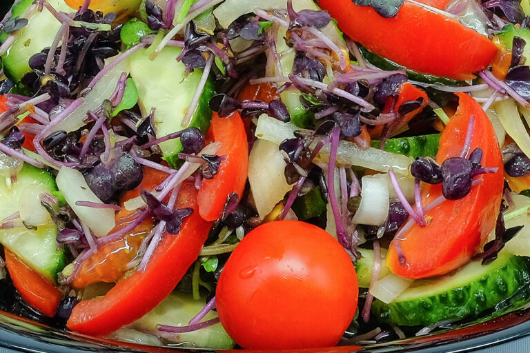 Салат з мікрозелені Редис Санго